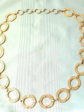 1980s Textured Gold Tone Circle Link Chain Belt Adjustable 38.5 inches total len